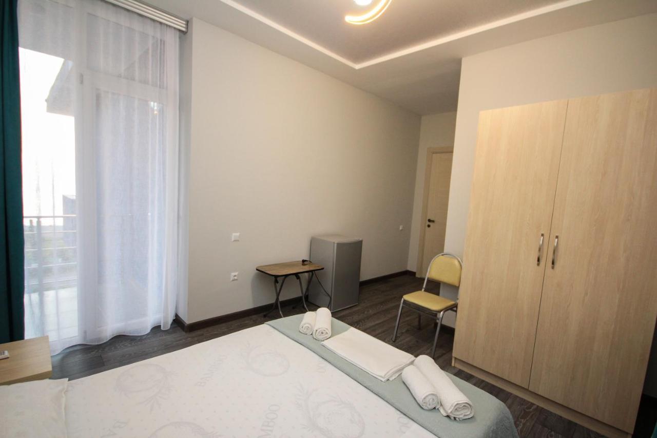 Guest House 99 Batumi Exterior foto