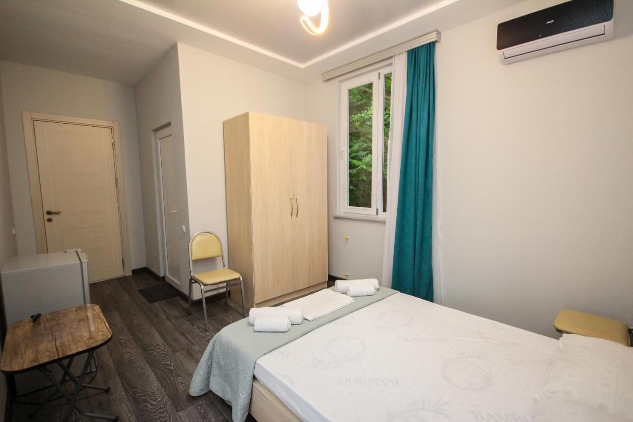 Guest House 99 Batumi Exterior foto