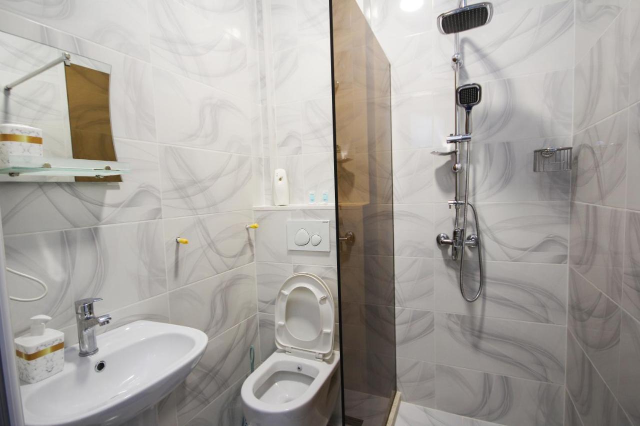 Guest House 99 Batumi Exterior foto