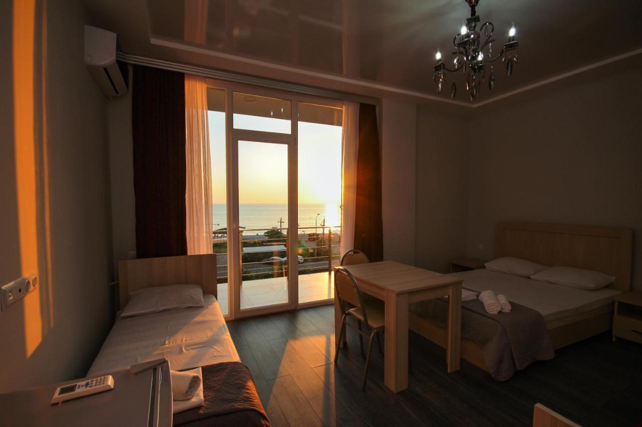 Guest House 99 Batumi Exterior foto
