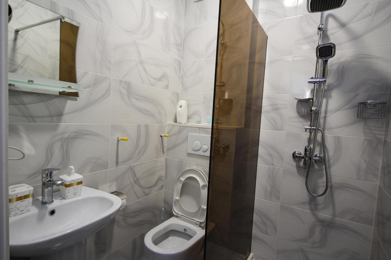 Guest House 99 Batumi Exterior foto