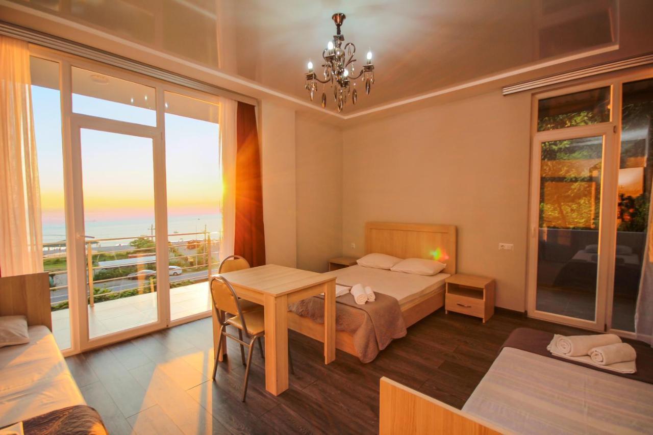 Guest House 99 Batumi Exterior foto